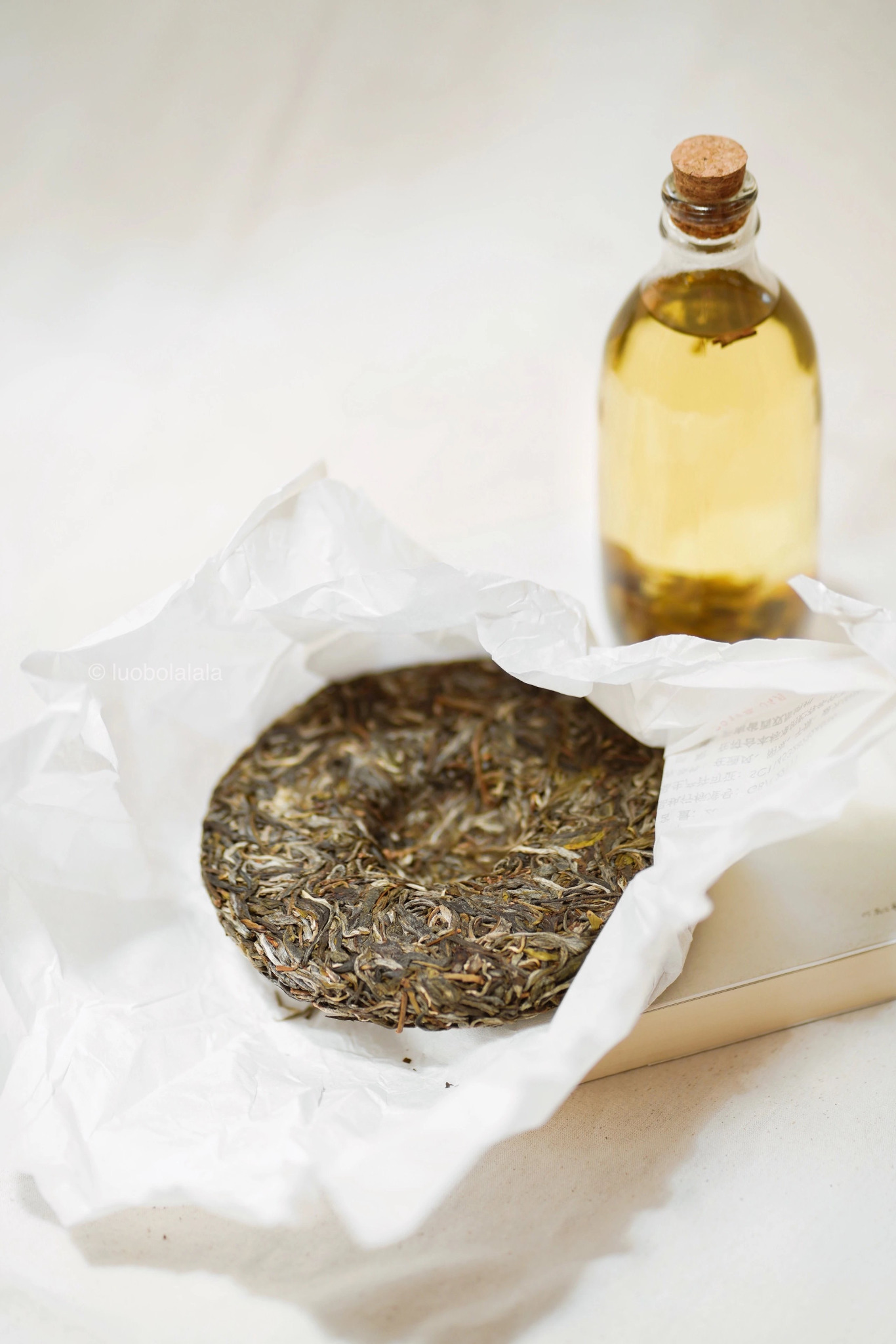 Pu’er tea cake opened for drinking