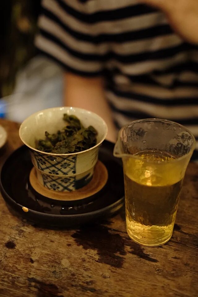 Another view of Charcoal-Roasted Oolong · 2019